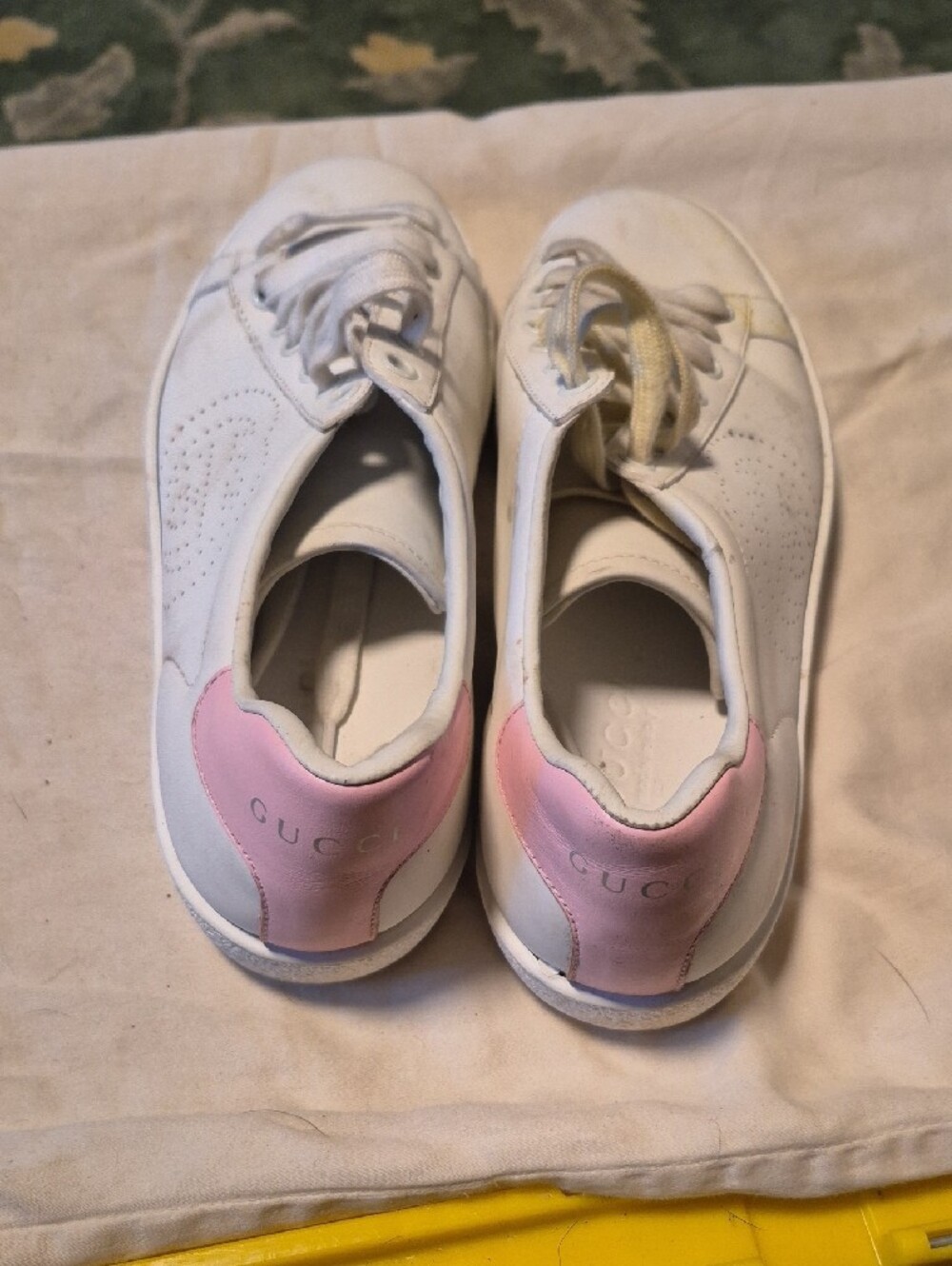 Gucci White Leather Sneakers with Pink Heel Tab - Picture 3 of 8